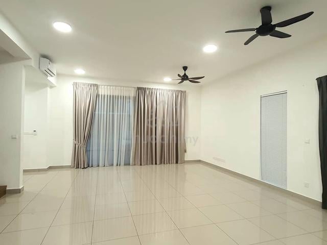 TwentyFive 7, Rimbayu , Kota Kemuning superlink house for rent 1