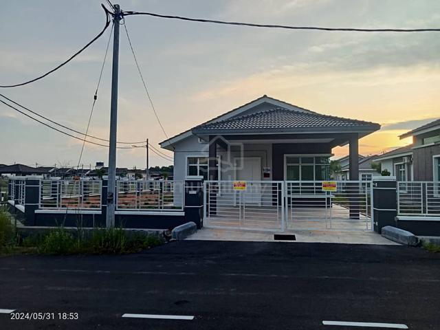 Melaka Alor Gajah Corner Lot Bungalow House For Rent 1