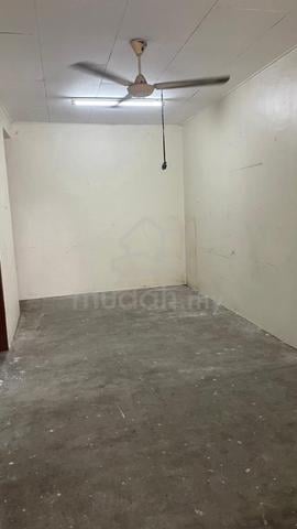 Single storey terrace house 1