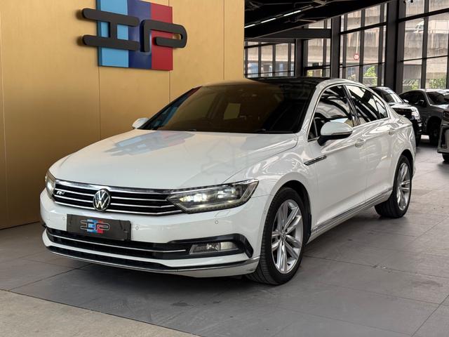 2017 Volkswagen Passat 2.0 TSI Highline B8 EA888 - 1