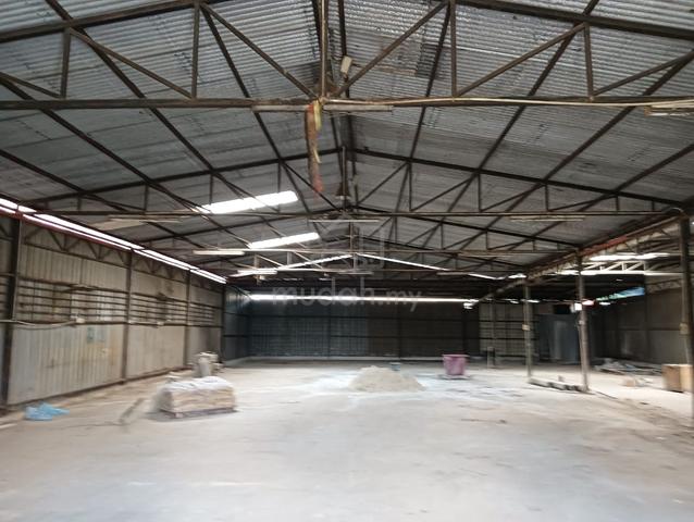 Sungai Buloh warehouse for rent near ldp duke mrr2 dash latar plus 1