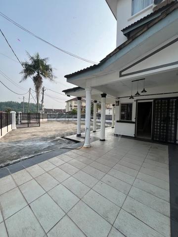 RARE RENOVATED Huge Land Townhouse @ Bukit Cheng 1