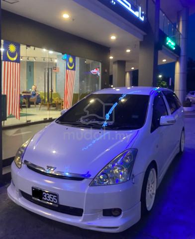 TOYOTA WISH 1.8cc Japan Spec 04/08 - 1
