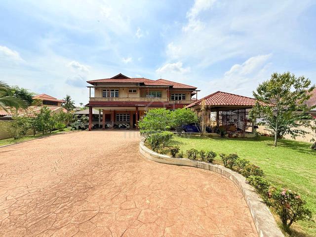 2 Storey Bungalow Country Heights Kajang - Spacious Land 1