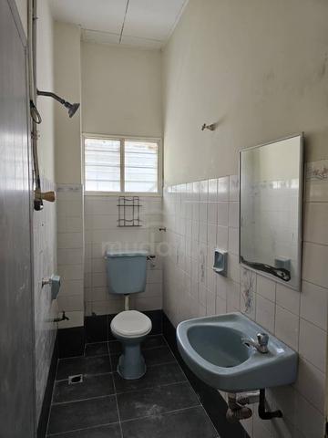 2 Storey Terrace in USJ13 3