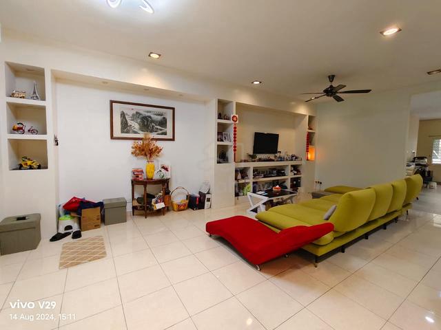 2.5 Storey Terrace,Taman Prima Tropika, Seri Kembangan, walking to MRT 1