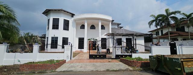 LIKE NEW! Luxury Bungalow, Ayer Keroh, Melaka 1