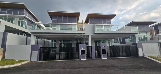 Freehold Double Storey Semi-D – Taman Puncak Height | For Sale 1