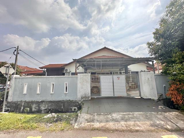 CORNER LOT SINGLE STOREY taman dato hormat teluk panglima garang 1