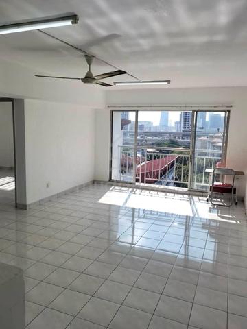 Plaza 393 1