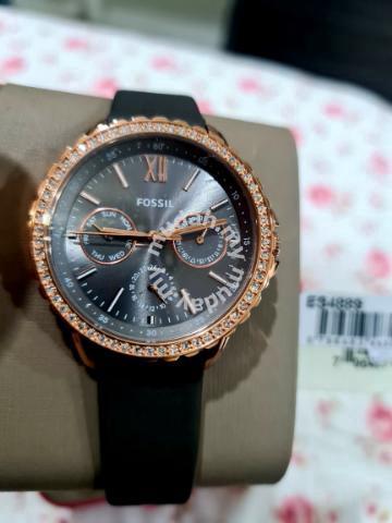 Authentic fossil watch es4889 new with 