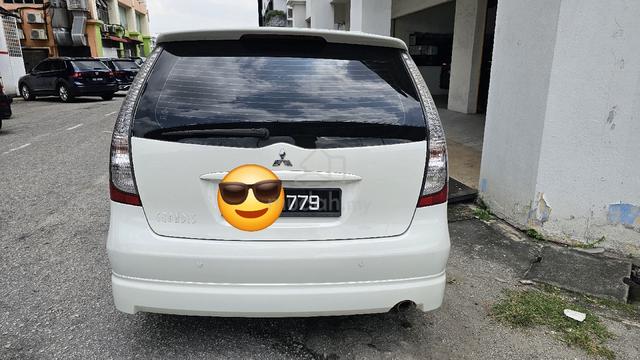 2010 Mitsubishi GRANDIS 2.4 FACELIFT (A) - 3
