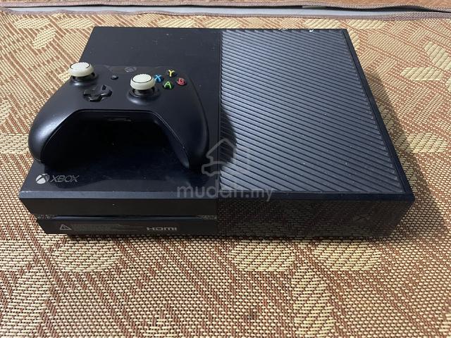xbox one  - photo 3 of 4