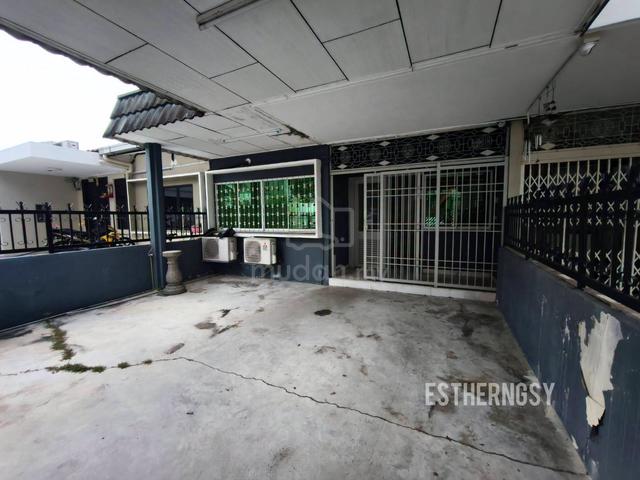 Partially Furnished 22x80sqft Single Storey House For Rent 1