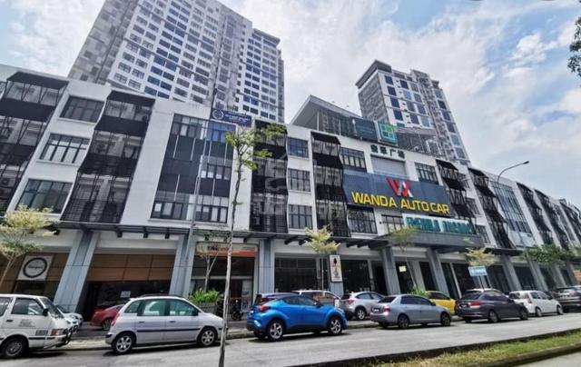 Service Residence for Auction, 3 Bedroom, 926 sq.ft, E Suite-Designer ...