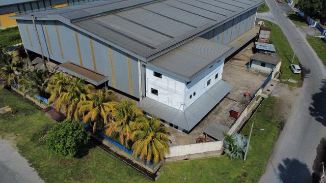 PENGKALAN / Detached Factory ( Corner Lot ) / 52,000 sqft / 1200 Amp 1