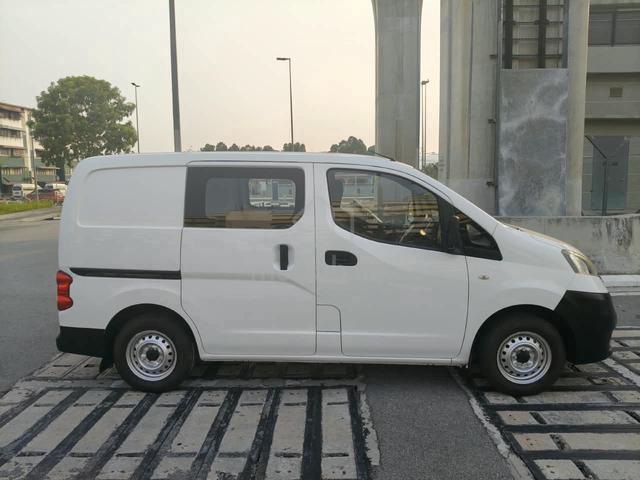 2013 Nissan NV200 1.6 (M) Semi Panel Van - 4