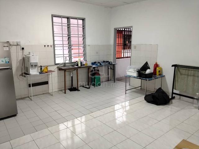 Sri Putra Apartment 1