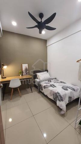 1 Manhattan Condominium 4
