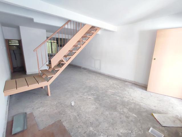 Teres 2 Tingkat, Taman Cempaka 4