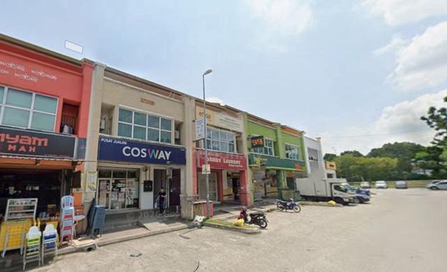 2storey shop lot putra permai near seri kembangan serdang below market 1
