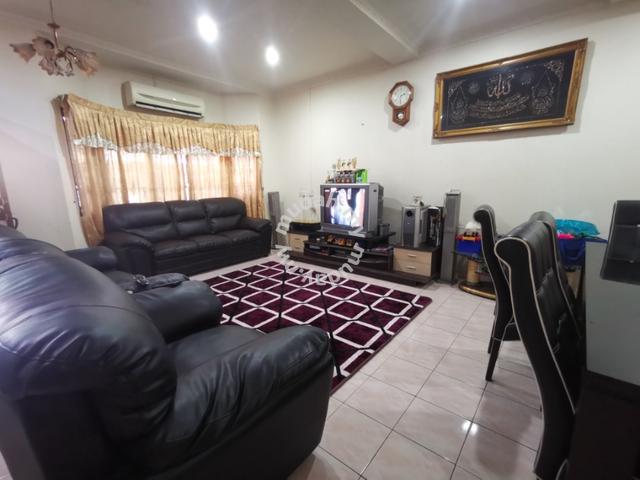 RENOVATED UNIT Batu Belah Klang 2 Storey House Chinese Majority 1