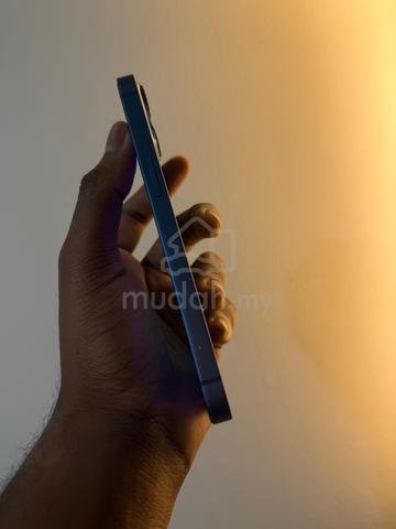 iPhone 13 - photo 3 of 4