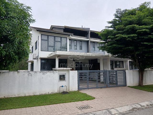 Aman Putri Shah Alam Double Storey Terraced End Lot Superlink For Sale 1