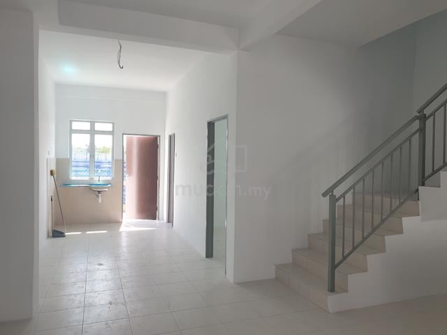 Bare unit double storey at Taman Scientex Jasin Mutiara, Melaka. 1