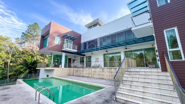Exclusive Modern Bungalow with Private Pool at Kayangan Heights 1