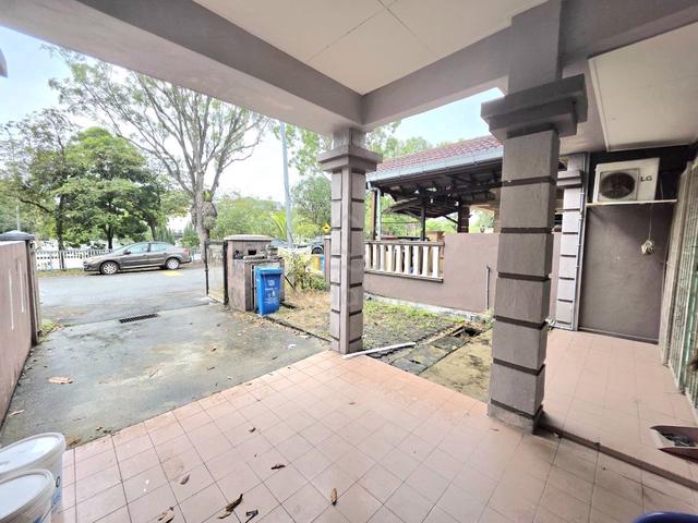 HOT AREAš„ Double Storey Teres House Seksyen 13 Shah Alam FACING OPEN 1