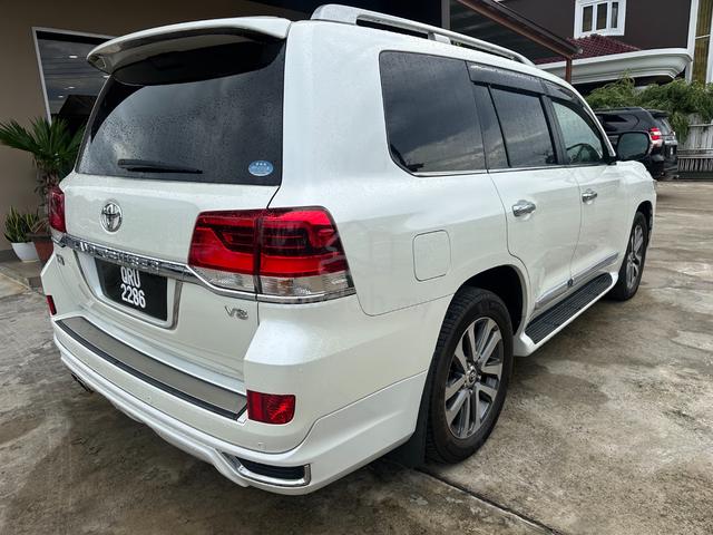 2015 Toyota Land Cruiser ZX 4.6 (A) FULLY LOADED - 4