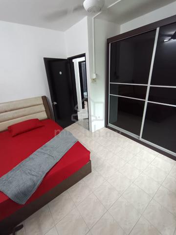 Single Room Male at Desaminium Rimba area Seri Kembangan GIANT AEON 1