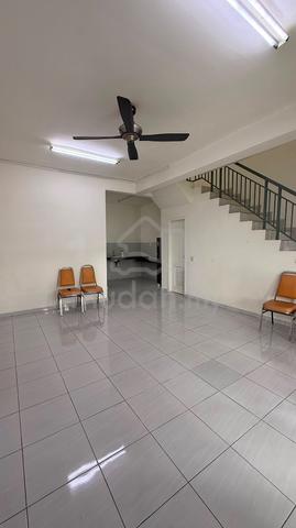 Double Storey@Dato Onn｜4Bed2Bath｜Partial Furnished 1