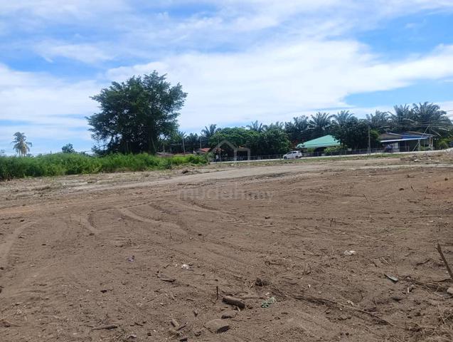 Tanjung Karang Vacant Flat Land- road frontage ( non-bumi) 1