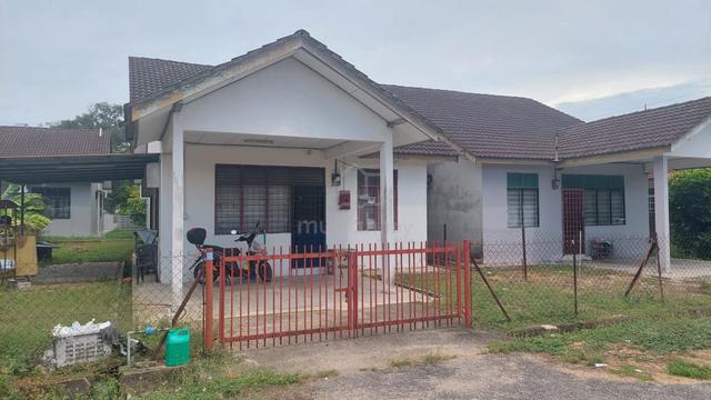 Freehold Semi D Setingkat Taman Sri Batin Gong Badak Kuala Terengganu 1