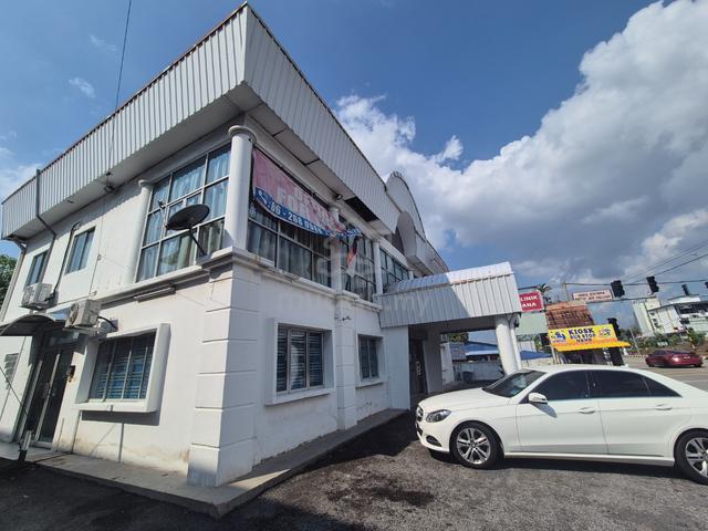 Facing mainroad Mata kuching Melaka 1st floor shoplot for rent 1