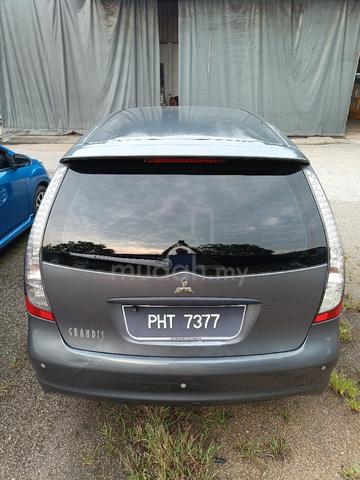 Mitsubishi Grandis 2.4cc  - 5