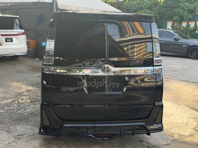 2021 Toyota VOXY 2.0 ZS KIRAMEKI 3 8-SEAT - 4