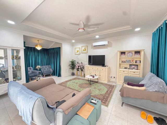 FACING PLAYGROUND! CORNER Bungalow Forest Heights Seremban 1