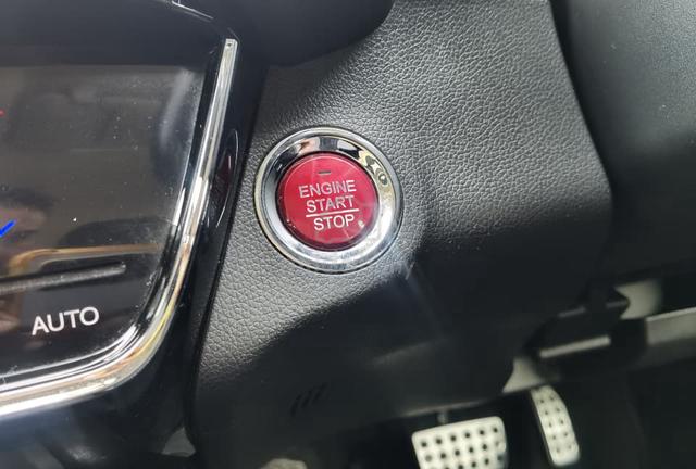 Honda HR-V 1.8 V Spec1 Owner Siap Tukarnama Nama - 2