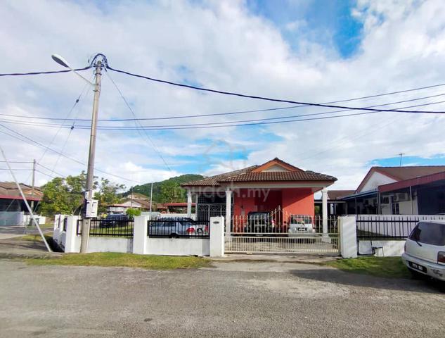 Reno Banglo Setingkat Corner Lot Taman Teluk Baiduri 1