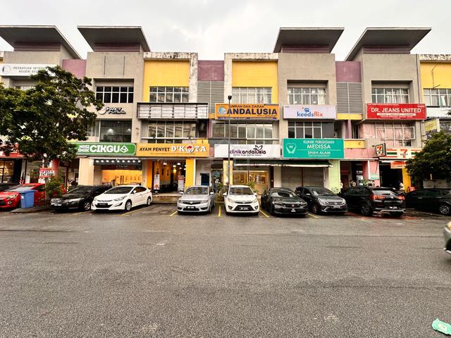 Facing Hospital Shah Alam. 3 Storey Shoplot Seksyen 7 Shah Alam 1