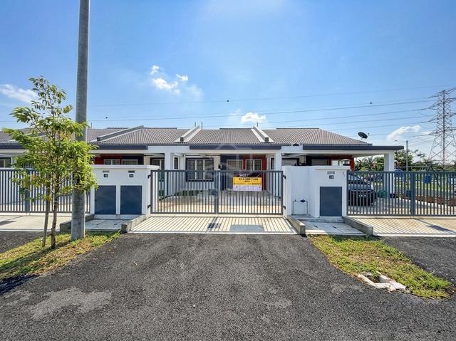 LUAS 1 Storey Terrace Taman Salak Kasturi 2, Sepang 1