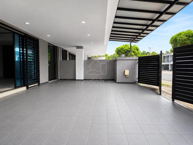 Fully Renovated 2 Storey End Lot House in Denai Alam For Sale. 1