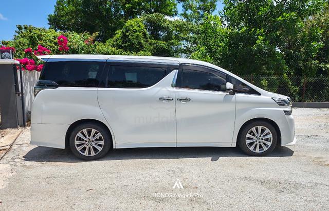 Toyota Vellfire ZA Sunroof Moonroof 2 Screen - 3