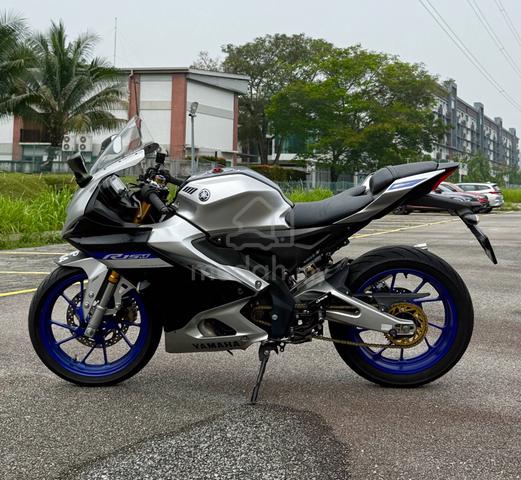 2022 Yamaha R15M - photo 3 of 10