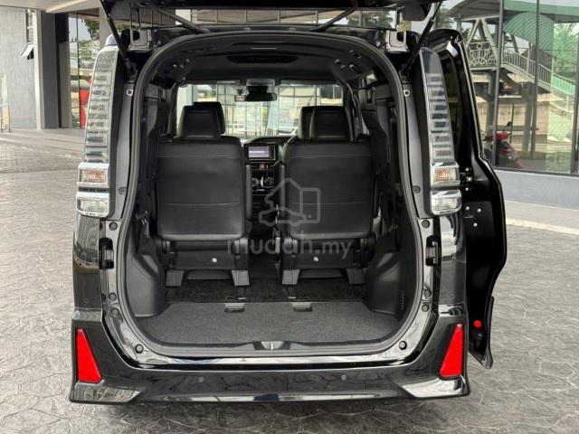 2021 Toyota VOXY 2.0 ZS KIRAMEKI III (A) - 2