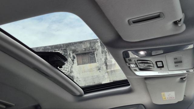 Toyota Alphard 2.5 SC SUNROOF/FULL LOAN - 4