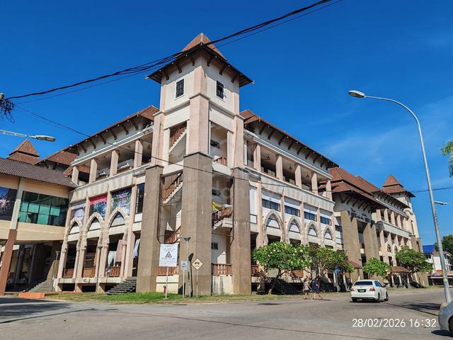 2 unit office and 1 unit multipurpose hall 3rd Floor Bazar Tengku Anis 1